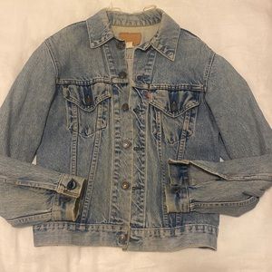 LEVI’S vintage denim jacket US 8 (feels like a 6)